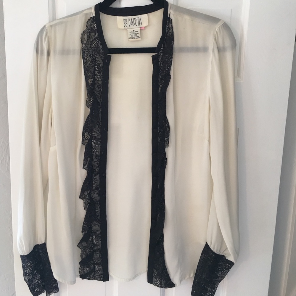 Lon sleeve cream blouse with lace trim